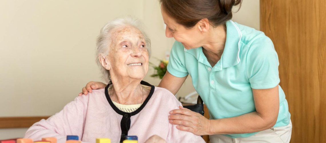 Maladie d’Alzheimer : quelle formation pour les aidants ? Maladie d'Alzheimer : quelle formation pour les aidants ?